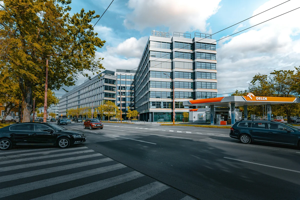 Jak kupić akcje Orlenu - przewodnik inwestora